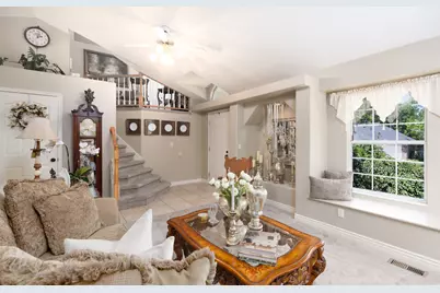 2050 E Johnstone Dr, Sandy, UT 84093 - Photo 10