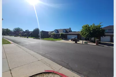2255 E Sunset Dr, Layton, UT 84040 - Photo 32