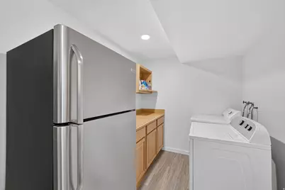 3989 S 2250 E, Holladay, UT 84124 - Photo 34