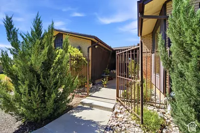 3989 S 2250 E, Holladay, UT 84124 - Photo 34