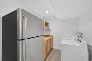3989 S 2250 E, Holladay, UT 84124 - Photo 32