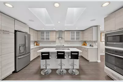 3989 S 2250 E, Holladay, UT 84124 - Photo 8