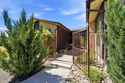 3989 S 2250 E, Holladay, UT 84124 - Photo 38