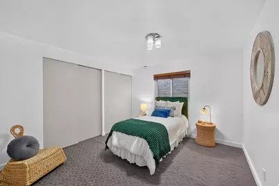 3989 S 2250 E, Holladay, UT 84124 - Photo 32