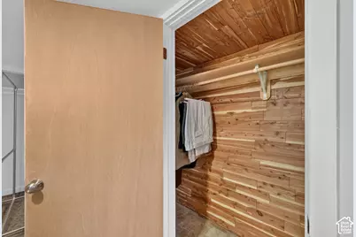 3989 S 2250 E, Holladay, UT 84124 - Photo 30