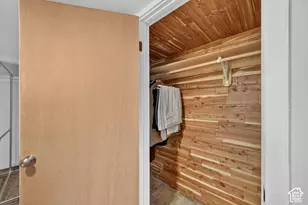 3989 S 2250 E, Holladay, UT 84124 - Photo 30