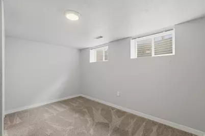 1296 W Gillespie Ave, Salt Lake City, UT 84104 - Photo 20