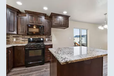 330 Granite Dr, Santaquin, UT 84655 - Photo 8