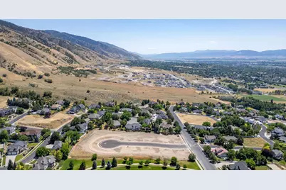 1455 Red Fox Ct #3, Logan, UT 84321 - Photo 2