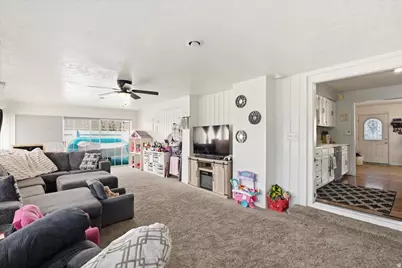 270 S 360 W, Tooele, UT 84074 - Photo 18
