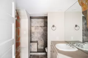 38 S 1000 E, Salt Lake City, UT 84102 - Photo 20