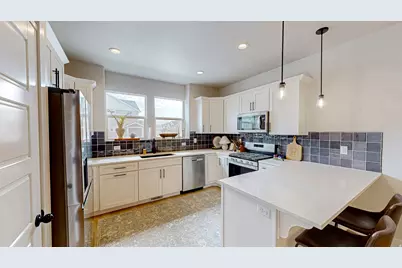 989 N Wayne Dr, Saratoga Springs, UT 84045 - Photo 2