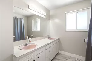 2028 W 5125 S, Roy, UT 84067 - Photo 14