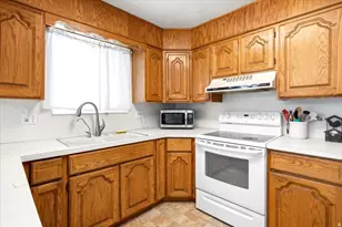 2028 W 5125 S, Roy, UT 84067 - Photo 8