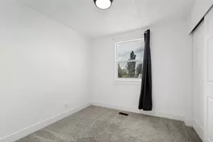 10313 S Countrywood Dr E, Sandy, UT 84092 - Photo 18