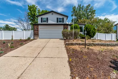 10313 S Countrywood Dr E, Sandy, UT 84092 - Photo 2