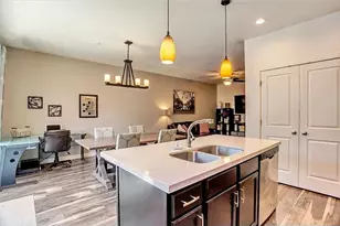 10522 S Topview Rd W, South Jordan, UT 84009 - Photo 4