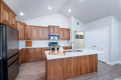 473 S Short Horse Ln #B, Saratoga Springs, UT 84045 - Photo 12
