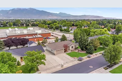 9541 S 4190 W, South Jordan, UT 84095 - Photo 32
