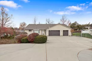 1504 E Spring Ln, Holladay, UT 84117 - Photo 2
