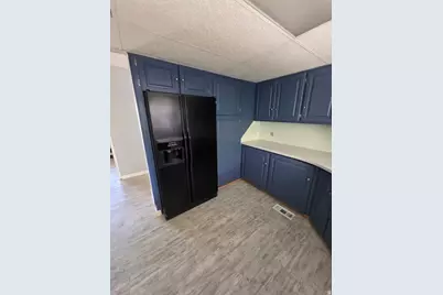 188 E Detroiter Ave, Murray, UT 84107 - Photo 8