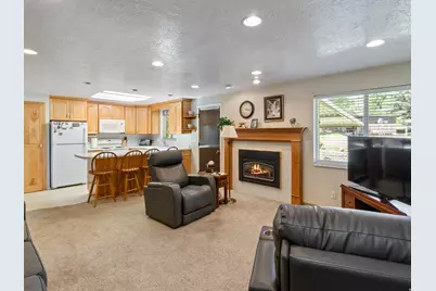 688 W 3750 N, Pleasant View, UT 84414 - Photo 8