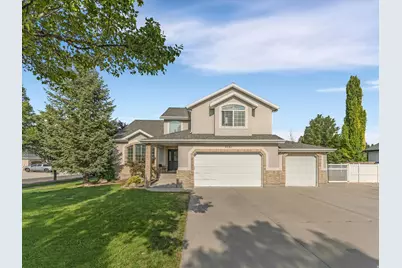 9583 S Swallowtail Cir W, South Jordan, UT 84095 - Photo 2