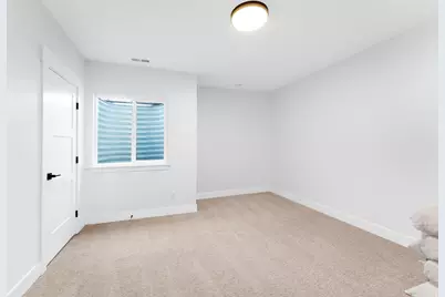 2049 S Roan Ave, Saratoga Springs, UT 84045 - Photo 32