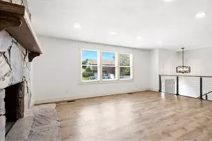 2649 E Promenade Dr S, Cottonwood Heights, UT 84121 - Photo 6