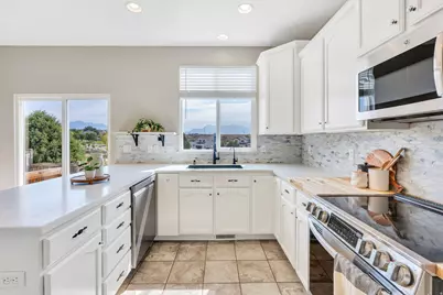 8832 N Jefferson Dr, Eagle Mountain, UT 84005 - Photo 10