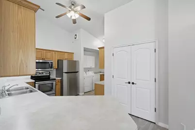 6276 S Laura Jo Ln, Taylorsville, UT 84129 - Photo 8