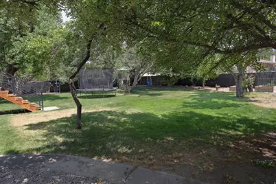 8641 S Buena Vista Dr E, Sandy, UT 84094 - Photo 54
