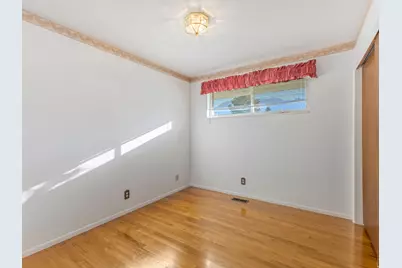 7138 S Chris Ln E, Cottonwood Heights, UT 84121 - Photo 16