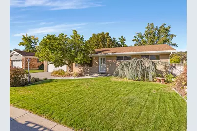7138 S Chris Ln E, Cottonwood Heights, UT 84121 - Photo 2