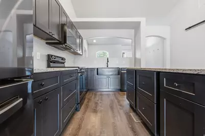 6992 W Hunter Valley Dr S, West Valley, UT 84128 - Photo 8