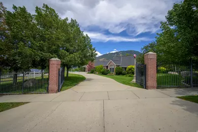 13851 S Secretariat Dr E, Draper, UT 84020 - Photo 2