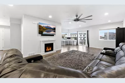 1196 W Clark Ln, Farmington, UT 84025 - Photo 6