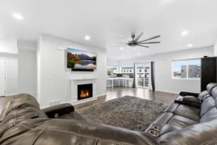 1196 W Clark Ln, Farmington, UT 84025 - Photo 6