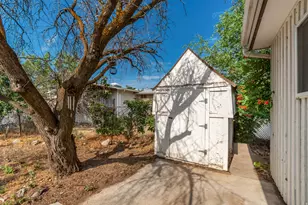 1066 E Violet Cir S, Sandy, UT 84094 - Photo 16