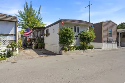 151 E Hamilton Ln, South Salt Lake, UT 84115 - Photo 2