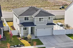 3483 N Sparrow Ln, Eagle Mountain, UT 84005 - Photo 2