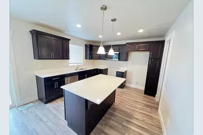 4725 N Gunsight Peak Dr #1119, Eagle Mountain, UT 84005 - Photo 4