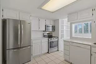 241 N Vine St W, Salt Lake City, UT 84103 - Photo 6