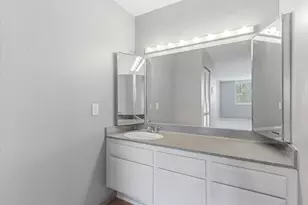 241 N Vine St W, Salt Lake City, UT 84103 - Photo 16