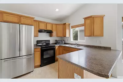 2262 N 2450 W, Lehi, UT 84048 - Photo 8
