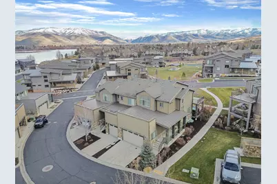832 S Edgewater Ct #4, Huntsville, UT 84317 - Photo 2