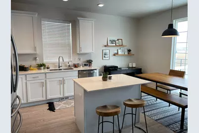 1372 W 400 S, Syracuse, UT 84075 - Photo 2