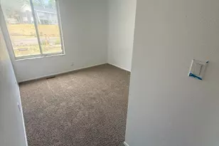 9434 S Turnpike Ln S, Sandy, UT 84070 - Photo 12
