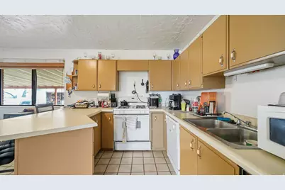 290 W Durfee St, Grantsville, UT 84029 - Photo 6
