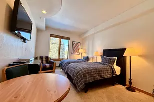 12076 E Big Cottonwood Rd, Solitude, UT 84121 - Photo 28